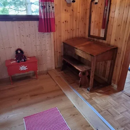Chalet Avec Vue Sur Les Alpes Au Calme - *